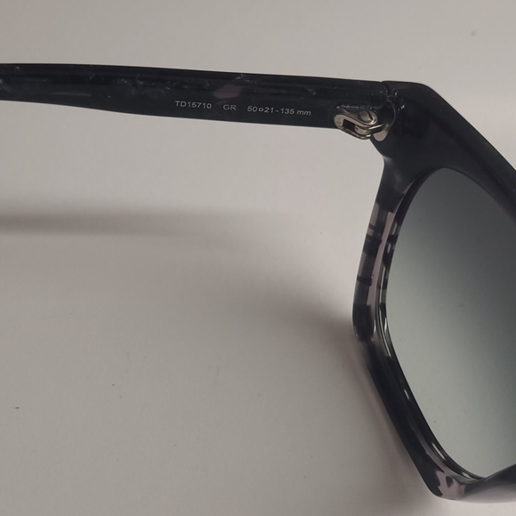 New Trussardi sunglasses  made in Italy 🇮🇹 - Picture 4 of 8